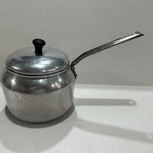 Vintage Wear Ever Aluminum Pan with Lid 2431 1/2 Made in USA